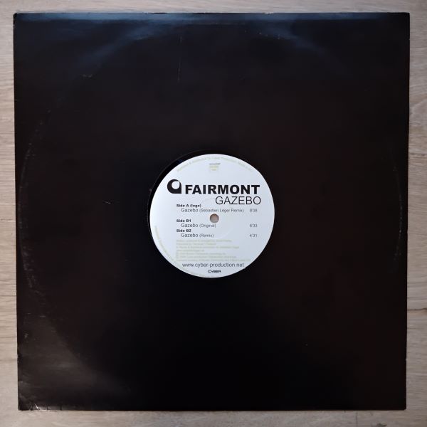 Fairmont - Gazebo (12 inch) (2hands)